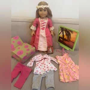 Elizabeth 2005 American Girl Doll of the Year With furniture and accessories